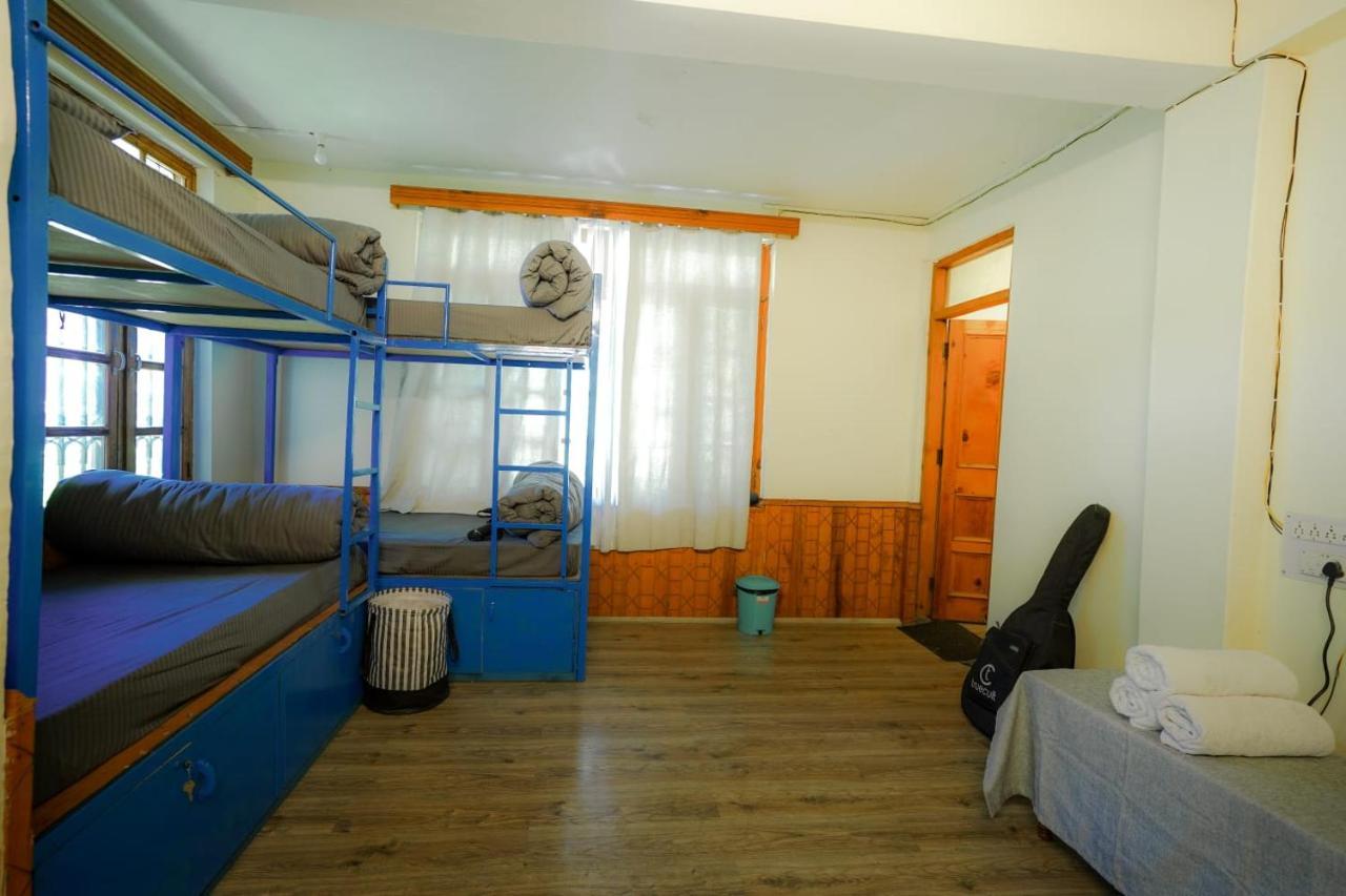 Mars Monkey Hostel & Cafe Manāli Extérieur photo