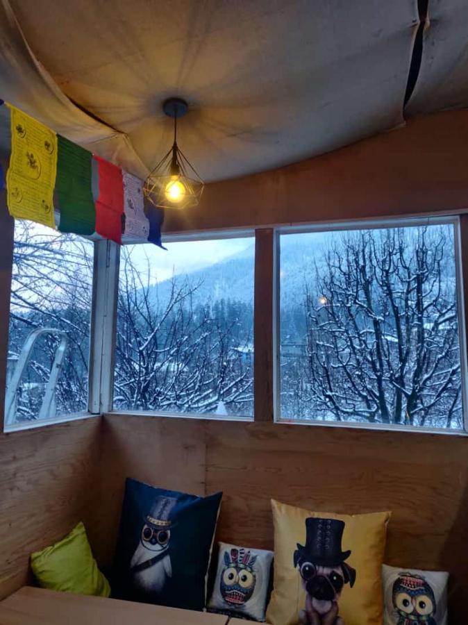 Mars Monkey Hostel & Cafe Manāli Extérieur photo
