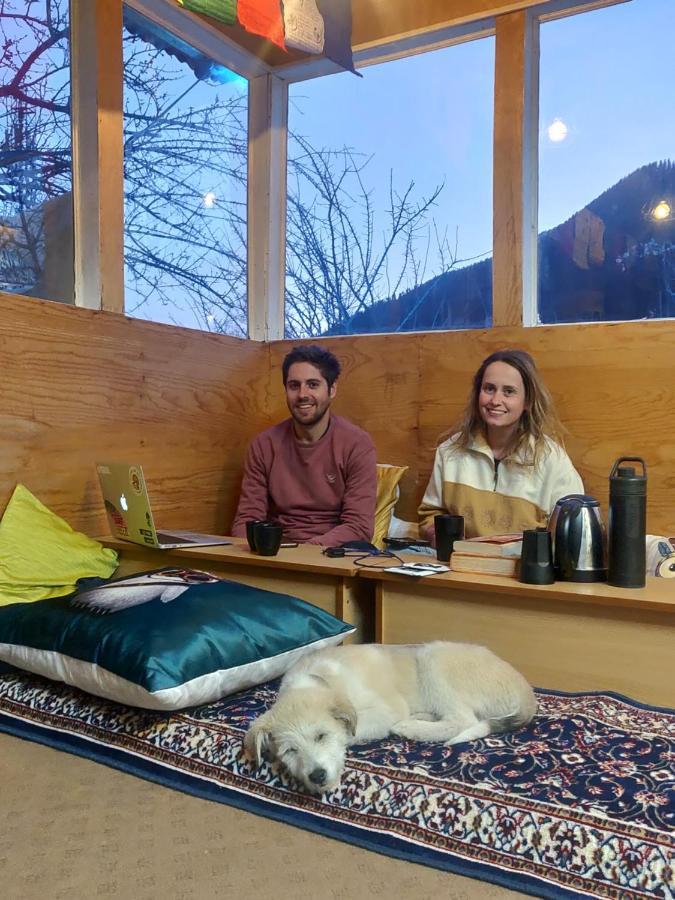 Mars Monkey Hostel & Cafe Manāli Extérieur photo